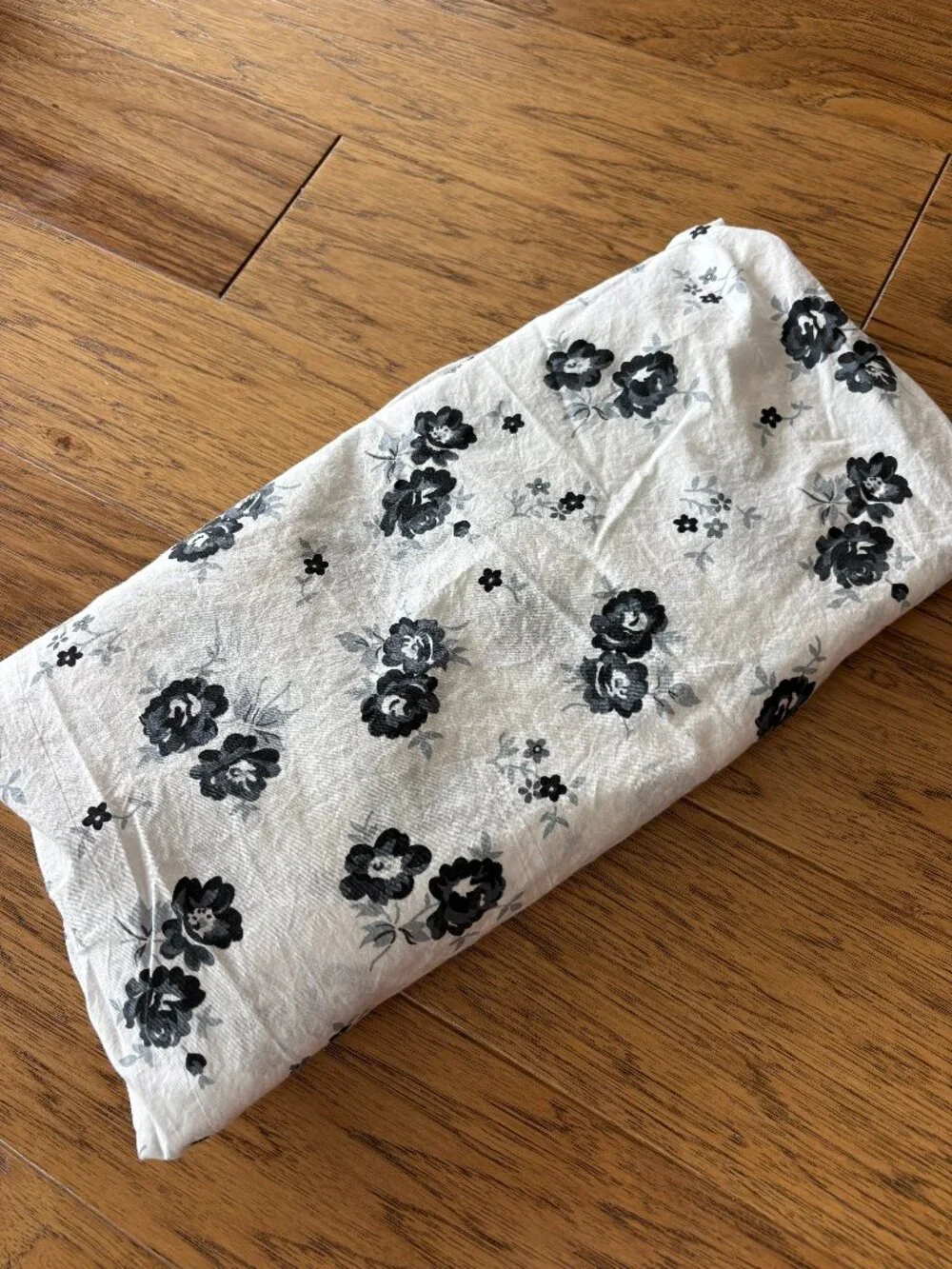 Emily & Meritt Pottery Barn Kids Floral Crib Fitted Sheet Black White Roses
